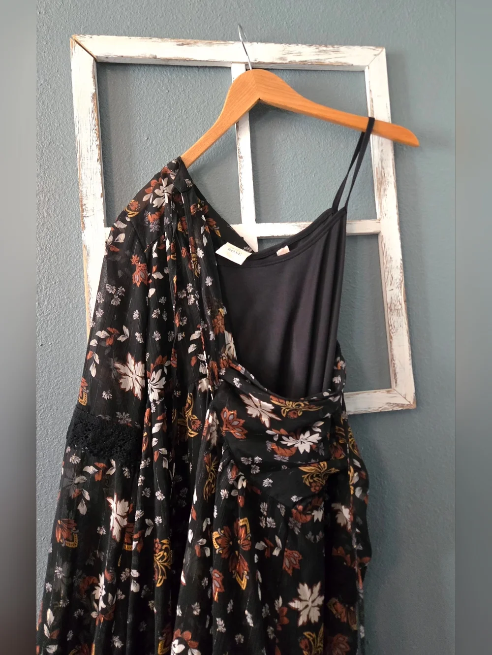 ✨️🌿Knox Rose Black Floral Boho Mini Dress with Gold Metallic Threading - Medium
